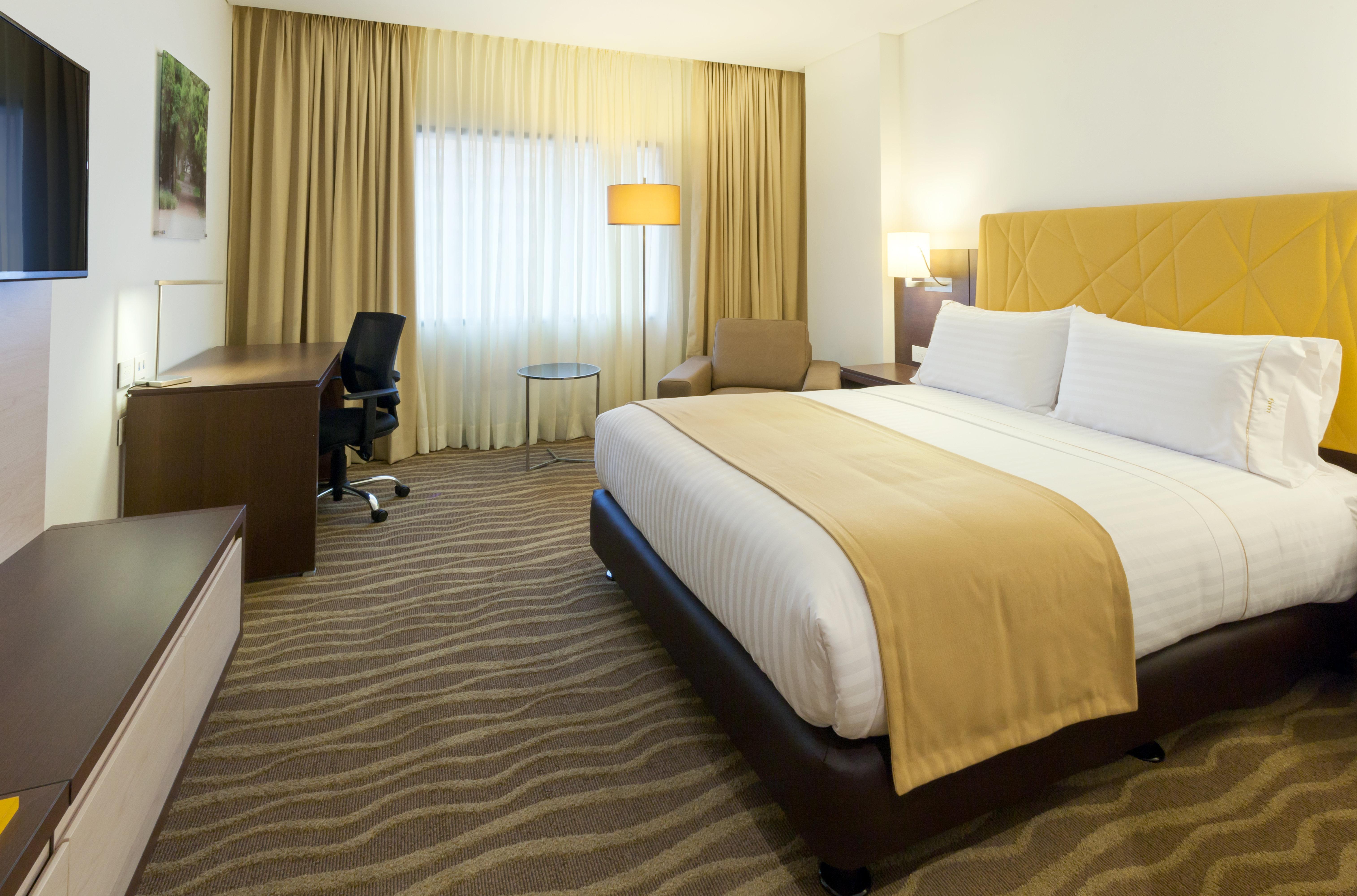 Hotel Express&suites Zona Financiera, An Ihg 4*