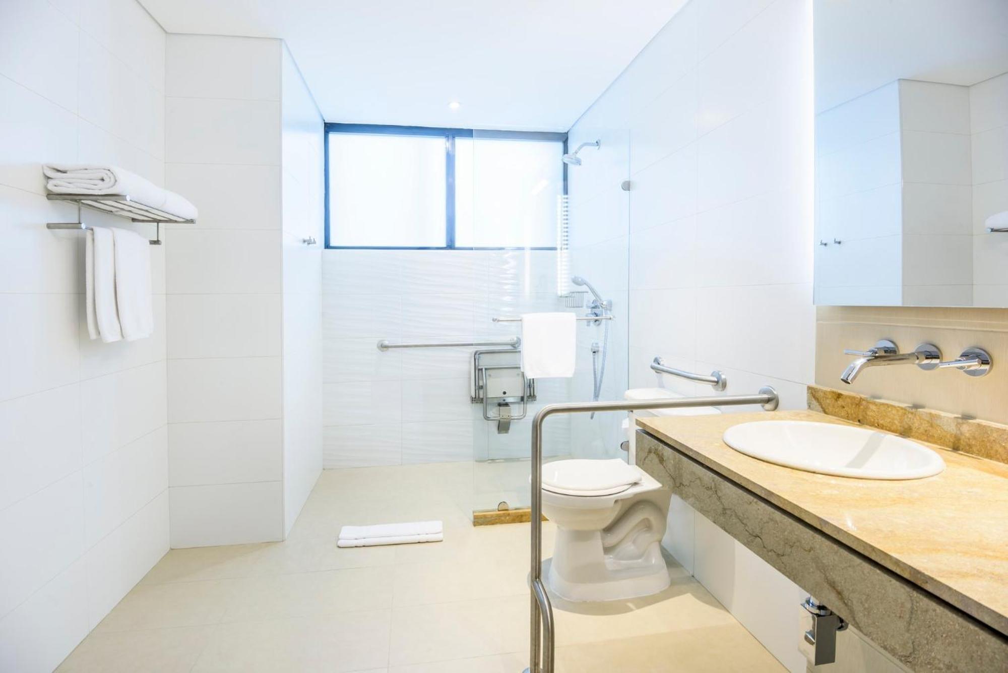Express & Zona Financiera By Ihg Hotel 4*